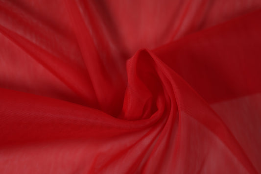 Leichter Tüll in Rot – perfekt für kreative Projekte