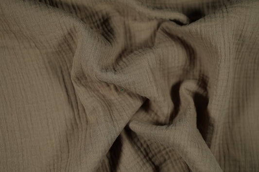 Atmungsaktiver Musselin Stoff in Haselnuss – weich und pflegeleicht