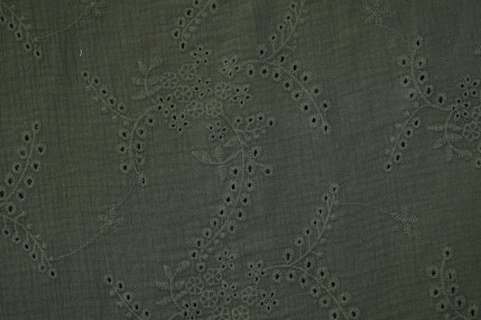 Doppellagiger Baumwoll-Musselin in Olivgrün – atmungsaktiv & bestickt