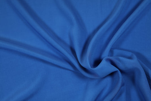 Leichter Viskosestoff in Königsblau – ideal für luftige Sommermode oder kreative DIY-Projekte