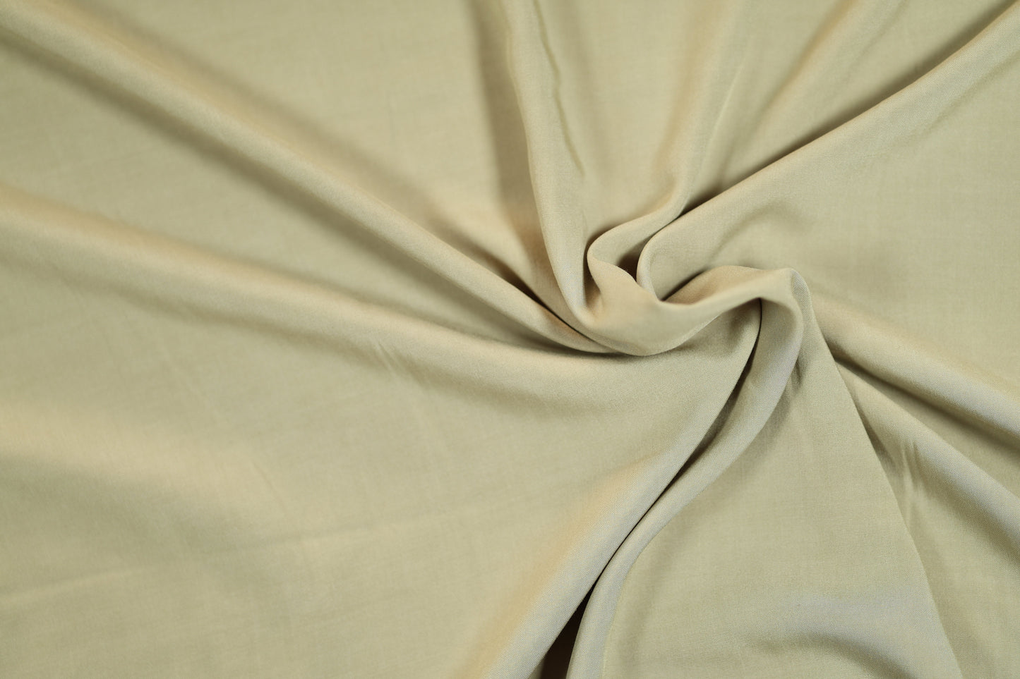 Leichter Viskosestoff in Sandbeige – ideal für dezente Kleidung