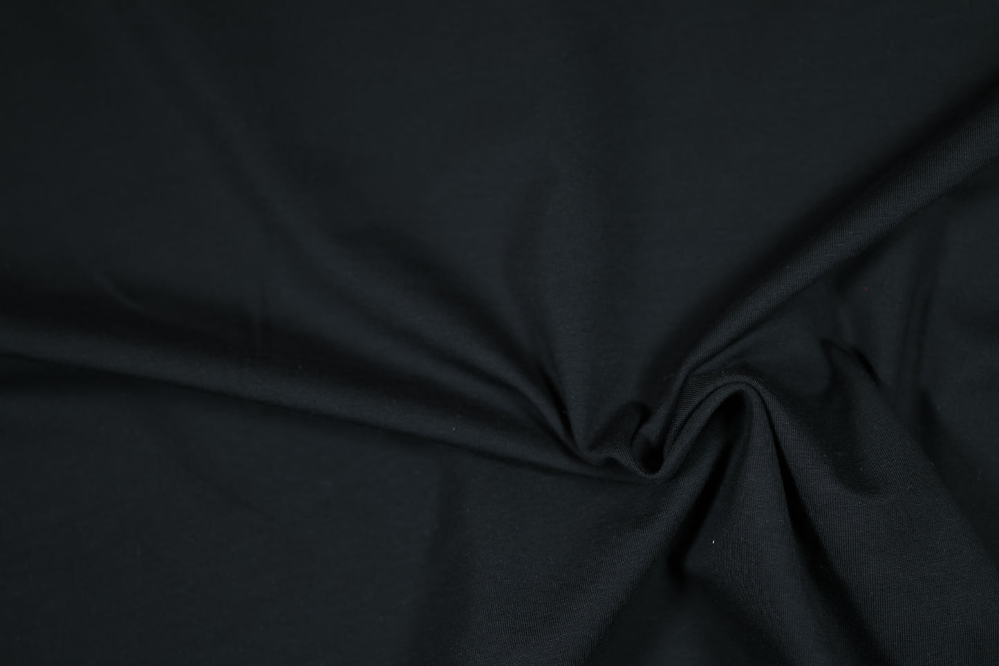 Schwarzer Baumwolljersey – elastisch und pflegeleicht