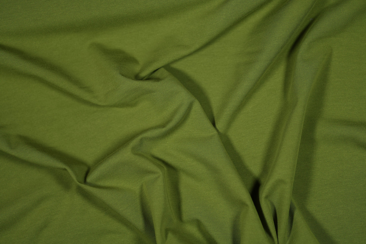 Olivgrüner Jersey – ideal für naturinspirierte Mode