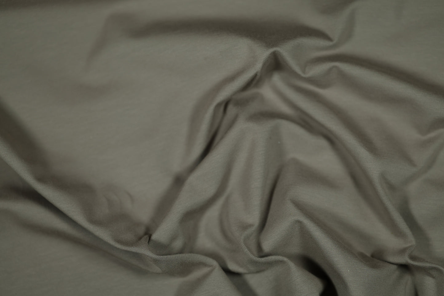 Khaki Baumwolljersey – robust & angenehm für Freizeitkleidung
