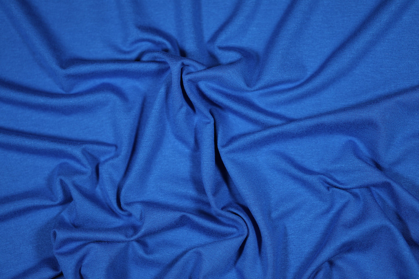 Jersey Stoff aus Viskose in Royalblau – perfekt für Shirts und Kleider