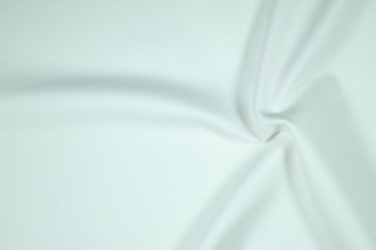 Glatter weißer Scuba Stoff – perfekt für Brautkleider und Dekoration
