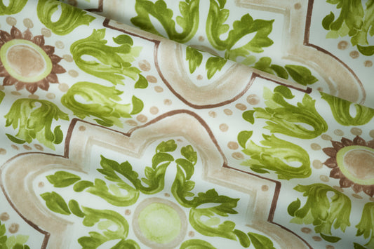 Vorhangstoff mit symmetrischem Muster in frischen Grüntönen
