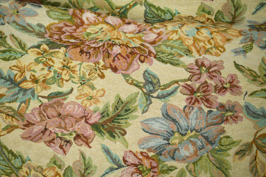 Bunter Möbelstoff mit großflächigem Blumenmuster – strapazierfähiger Stoff für Polstermöbel, Sessel und Wohnaccessoires, ideal für Vintage- und Landhausstil