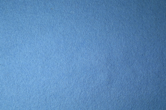 Hellblauer Wollstoff – sanft und stilvoll für Jacken
