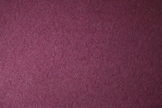 Klassischer Wollstoff in Bordeaux – perfekt für Mäntel
