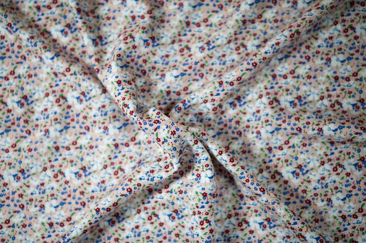 Romantischer Stoff mit kleinen Blüten – ideal für Kleider