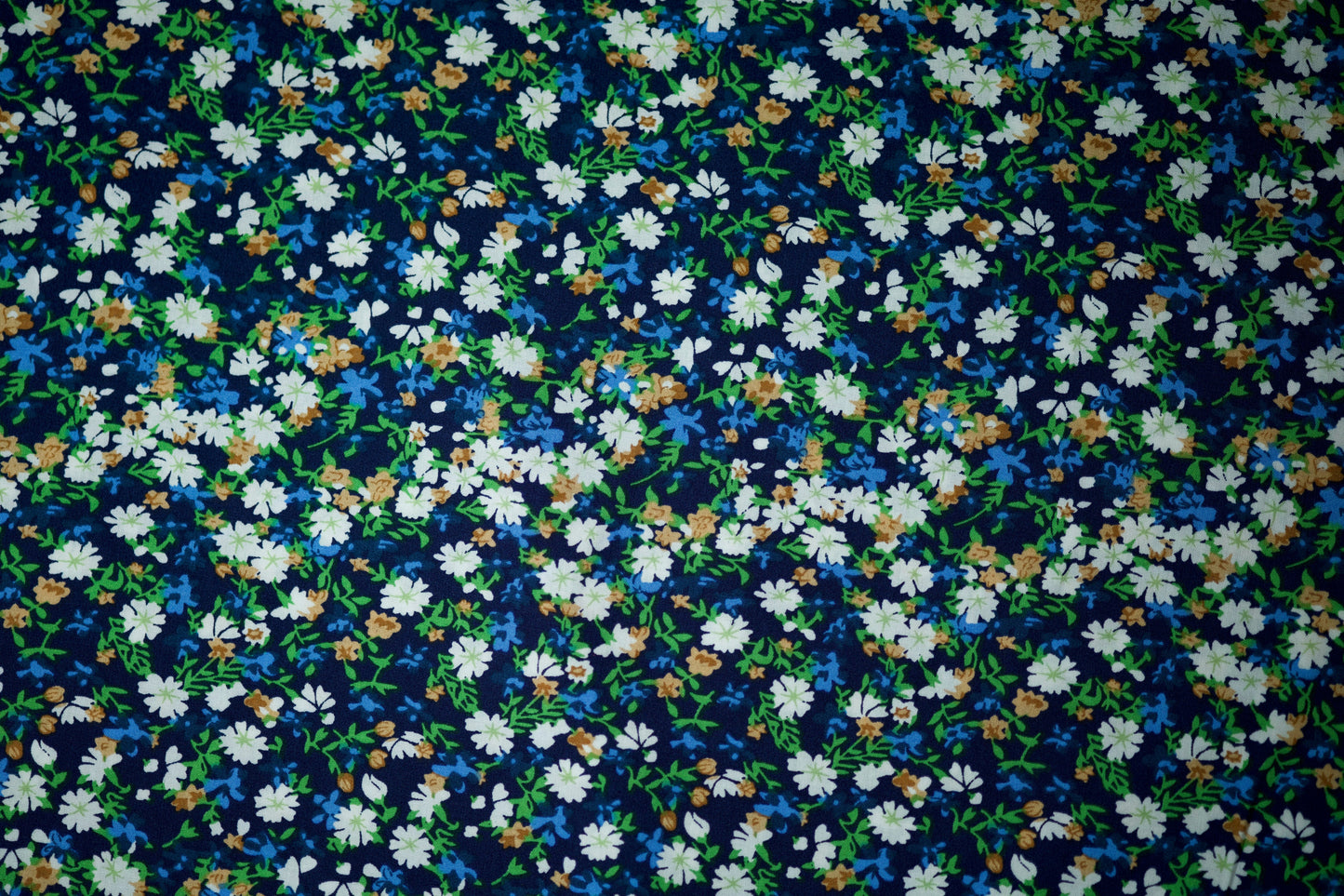 Viskosestoff – Florale Wiese in Blau-Grün – Viskosestoff mit Blumenmuster, weich und fließend – Ideal für Sommerkleider