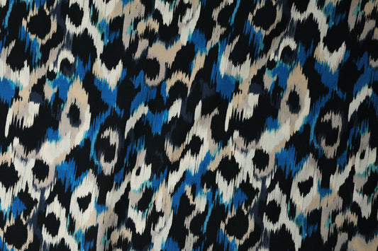 Bunter Viskose: Animalprint in Blau-Beige â perfekt fĂŒr Blusen, Röcke und Accessoires