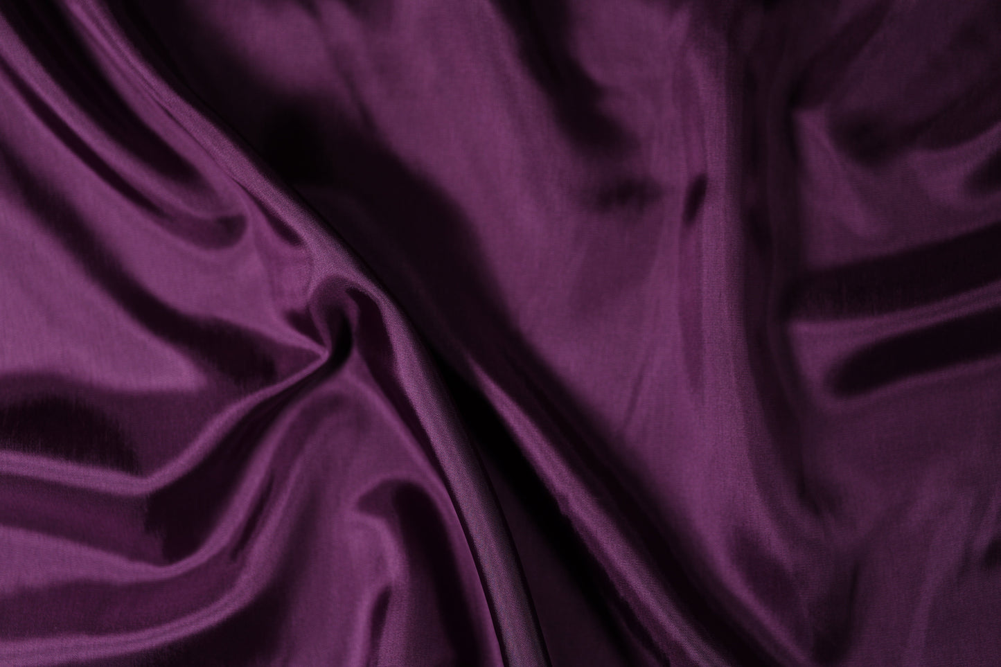 Futterstoff in Bordeaux mit edlem Finish