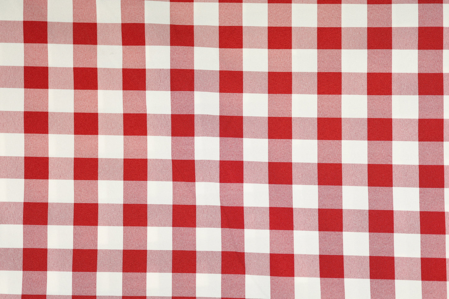 Detailansicht von Polyester Krierte – Rot Karo – edle Optik in Rot