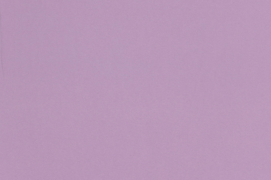 Lila Viskose Jersey Stoff gefaltet – fließender elastischer Bekleidungsstoff