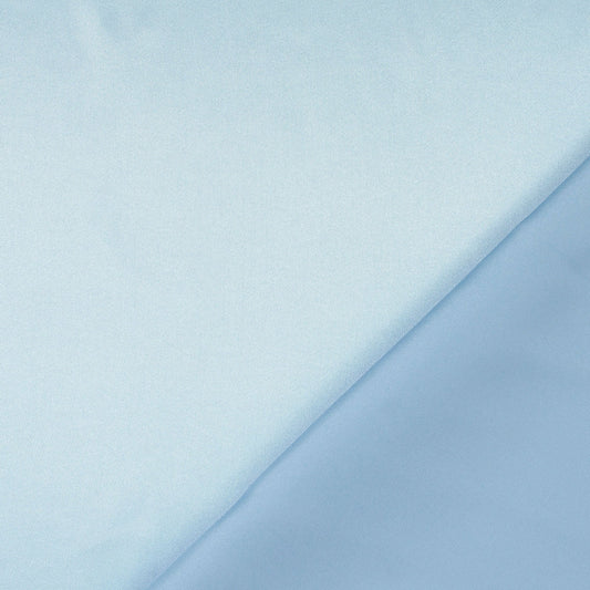 Leichter eisblauer Satin mit glänzender Oberfläche