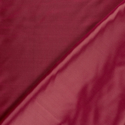 Satin Stoff Bordeauxrot – Struktur