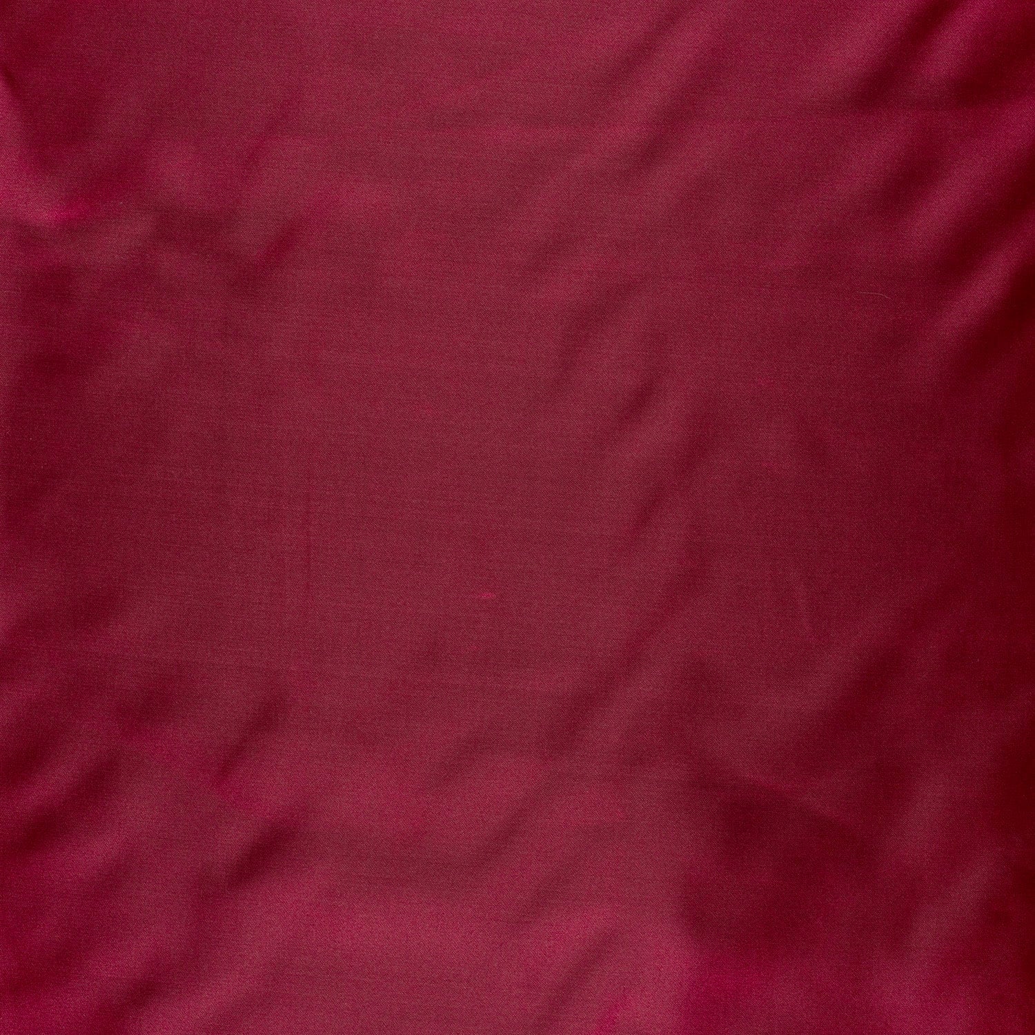 Satin Stoff Bordeauxrot – Detail