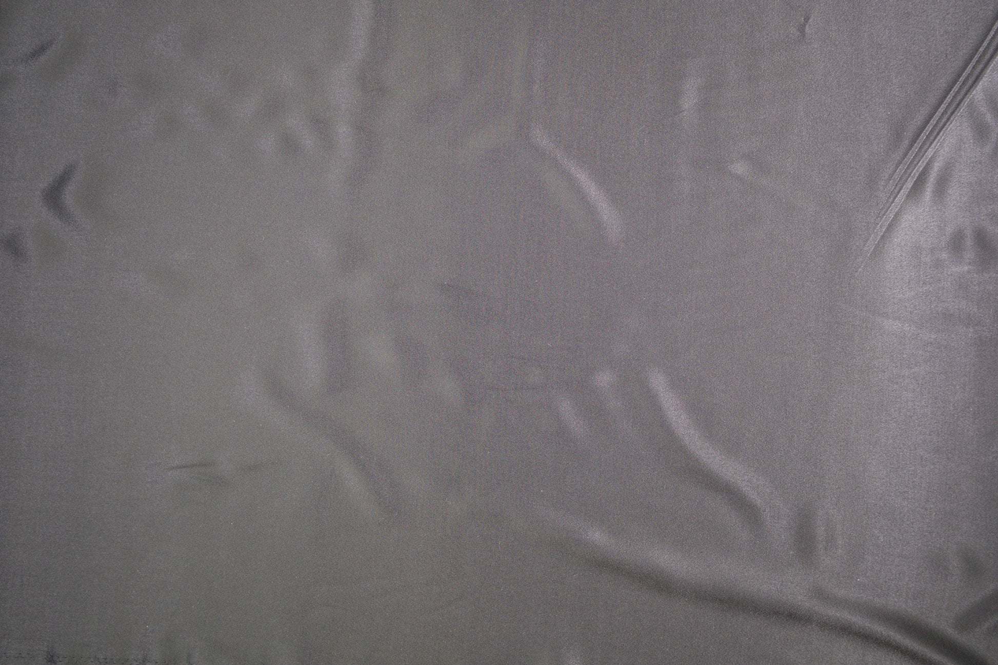 Satin Viskose uni Grau – grauer Satinstoff mit feinem Glanz