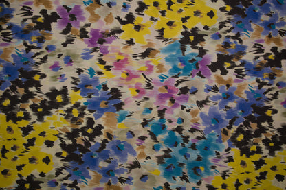 Detailansicht abstrakter Viskosestoff in kräftigen Farben