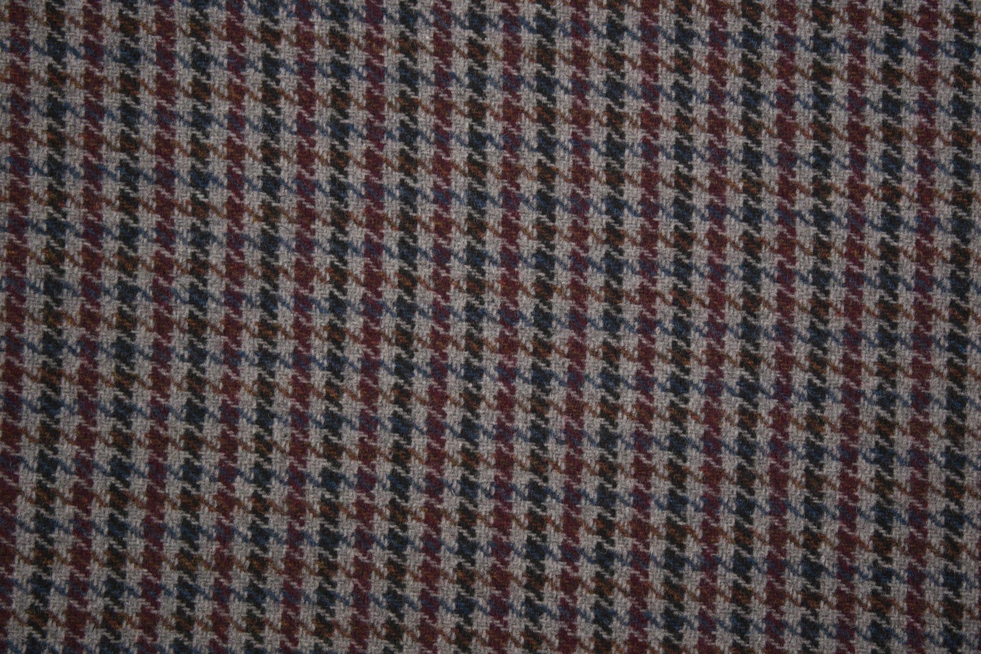Wollstoff mit klassischem Hahnentritt-Muster in Grau, Bordeaux, Blau und Braun - Metrware Materialqualität 140cm