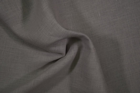 Grauer Leinenstoff – feine Struktur und natürlicher Fall