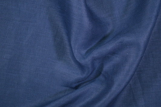Dunkelblauer Leinenstoff – edler Naturstoff für Kleidung