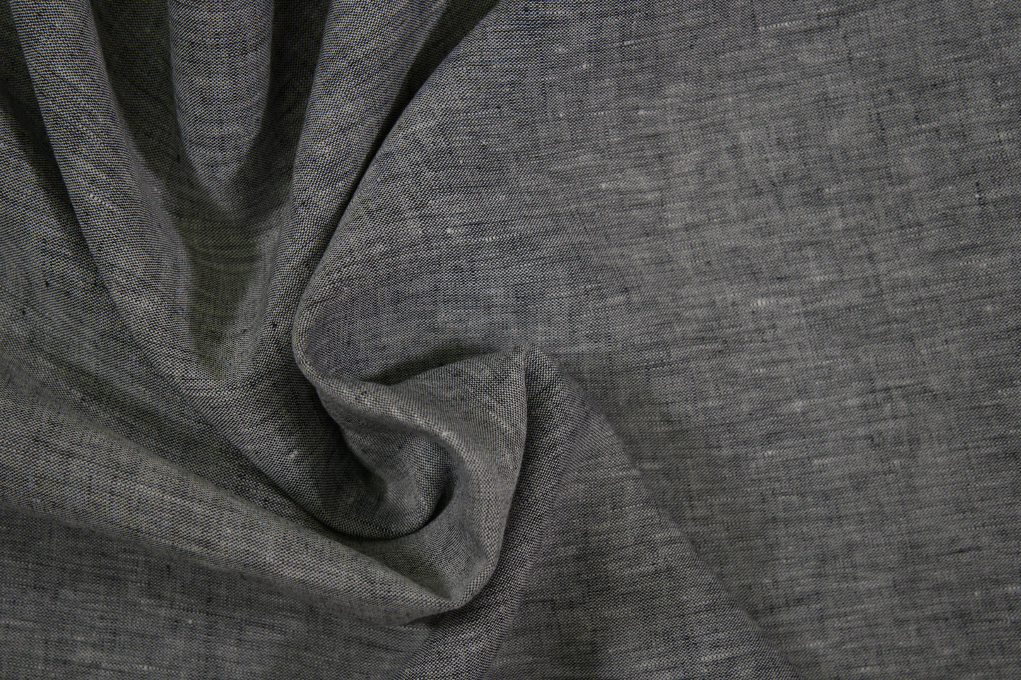 Anthrazit-melierter Leinenstoff – Detailaufnahme der Stoffstruktur