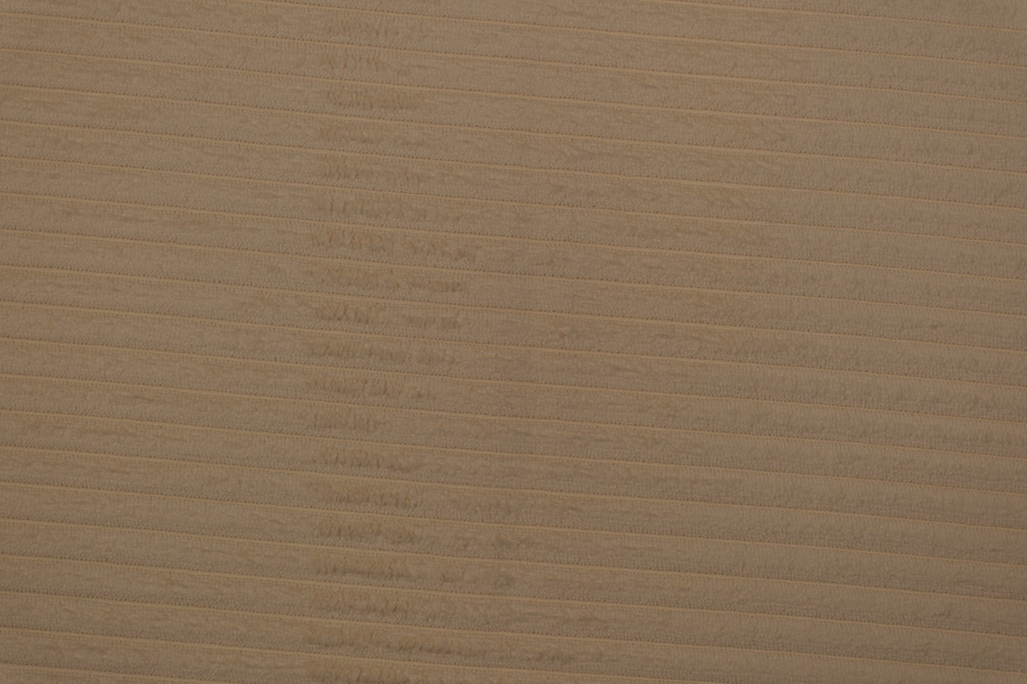 Heller Cord Möbelstoff in Creme – weicher Polsterstoff mit Rippenstruktur Detailaufnahme der Stoffstruktur