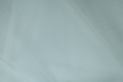 Tüll in Weiß mit roter Spitze – ideal für Dekorationen, Röcke und Schleier