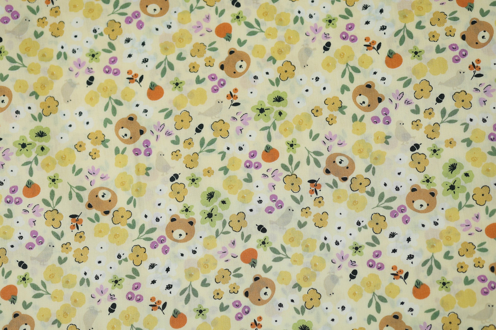 Baumwollstoff Stretch Waldblumen & Bären – Gelb – ideal für Kinderkleidung