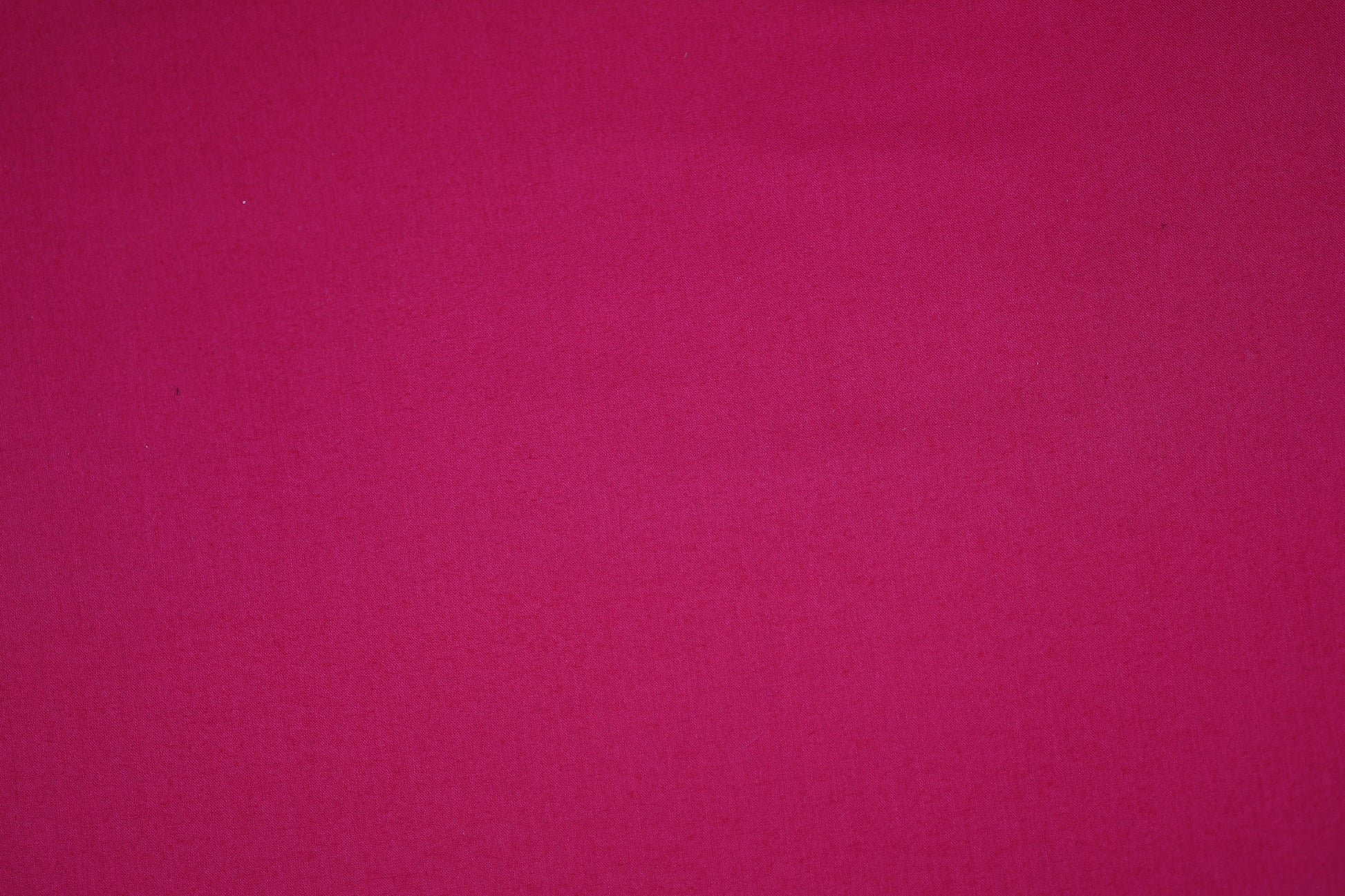 Einfarbiger Baumwollstoff in Himbeerrot – ideal für Kleidung, Accessoires und Dekoration