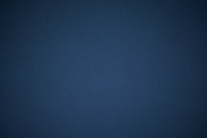 Tiefblauer Baumwollstoff für Hosen und Werkstattkleidung