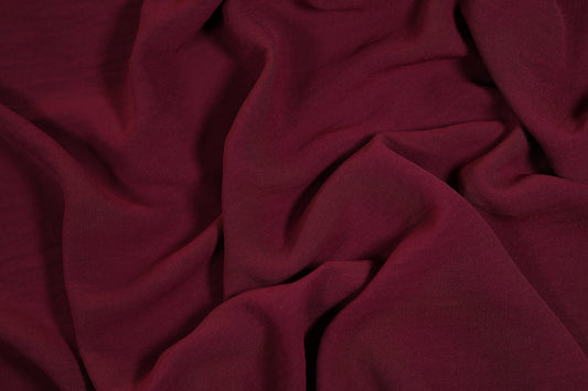 Knitterfreier Crepe Stoff in Bordeaux für Mode
