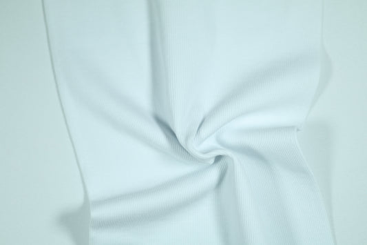 Kühler Bündchenstoff in sanftem Eisblau – ideal für Sommermode