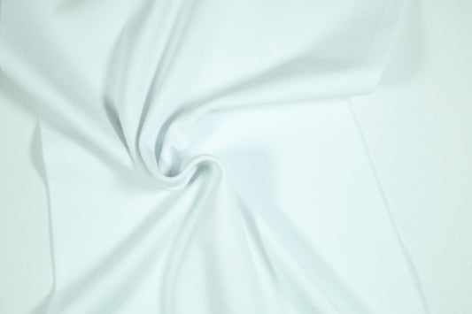 Bündchenstoff aus Baumwolle in klassischem Reinweiß – ideal für vielseitige Abschlüsse