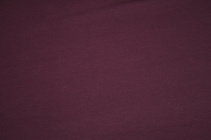 Detail: bordeauxfarbener Jersey-Stoff in weicher Qualität