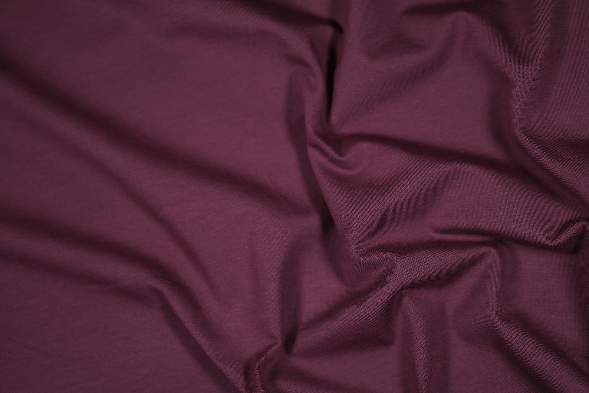 Bordeaux Baumwolljersey – angenehmer Fall für Modeprojekte