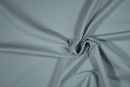 Silbergrauer Baumwolljersey – neutral & pflegeleicht für Basics