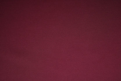 Elastischer Scuba Jersey in tiefem Bordeaux – vielseitig einsetzbar für Modeprojekte