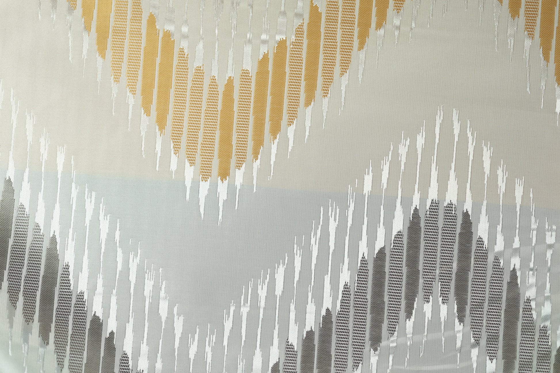 Vorhangstoff mit geometrischem Muster – stilvoll und lichtundurchlässig