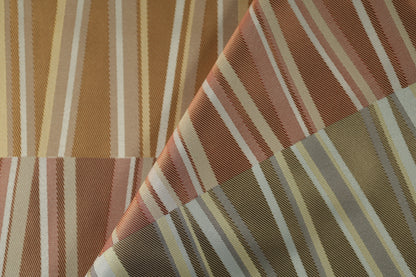Streifenstoff in Goldbraun und Kupfertönen – edel und gemütlich