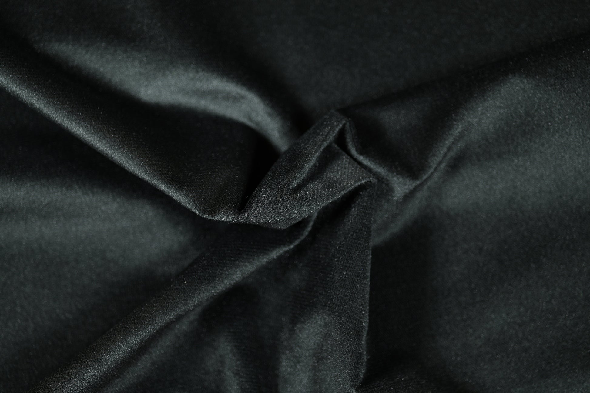 Schwarzer Polsterstoff – robust und elegant