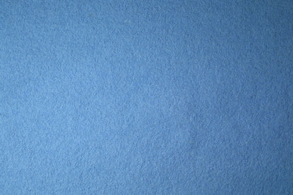 Hellblauer Wollstoff – sanft und stilvoll für Jacken