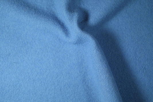 Wollstoff in Eisblau – weich und modern für kreative Projekte