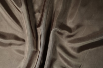 Futtertaft in Taupe mit edlem Glanz