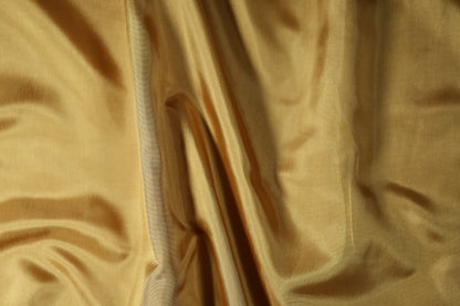 Futtertaft in Goldbraun mit edlem Glanz