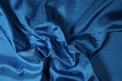Futterstoff in Himmelblau mit Glanz
