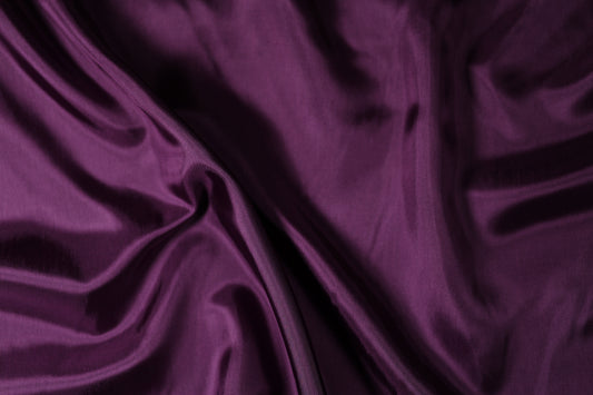 Futterstoff in Bordeaux mit edlem Finish